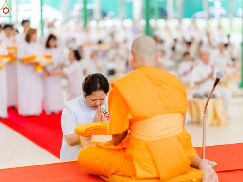 ภาพ No.227699:วันเสาร์ที่ 31 พฤษภาคม พ.ศ.2568 พิธีถวายผ้าไตรแด่สามเณรผู้เข้ารับการอุปสมบท , พิธีอุปสมบทสามเณรเตรียม DCI วัดพระธรรมกาย จ.ปทุมธานี
