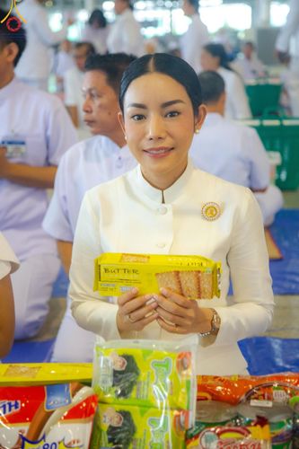 ภาพ No.137167:พิธีตักบาตร และปฏิบัติธรรม ในวันวิสาขบูชา วันพุธที่ 22 พฤษภาคม พ.ศ. 2567 ( วันพระขึ้น15 ค่ำ เดือน 6 ) ณ วัดพระธรรมกาย จ.ปทุมธานี