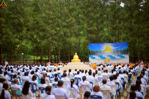 ภาพ No.238345:วันเสาร์ที่ 9 สิงหาคม พ.ศ. 2568 พิธีกลั่นแผ่นดิน โปรยทราย และจุดประทีปถวายเป็นพุทธบูชา จ.ระยอง สถาปนาองค์พระเจดีย์เพื่อสร้างสันติภาพโลก ณ ศูนย์ปฏิบัติธรรมระยอง(บ้านช่องลม) ต.บางบุตร อ.บ้านค่าย จ.ระยอง