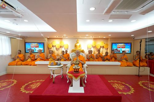 ภาพ No.233681:วันอาทิตย์ที่ 6 กรกฎาคม พ.ศ.2568 พิธีสมโภช 15 ปี วัดพระธรรมกายเกาลูน และพิธีมุทิตาสักการะเปรียญธรรม 9 ประโยค ณ วัดพระธรรมกายเกาลูน เขตปกครองพิเศษฮ่องกง สาธารณรัฐประชาชนจีน
