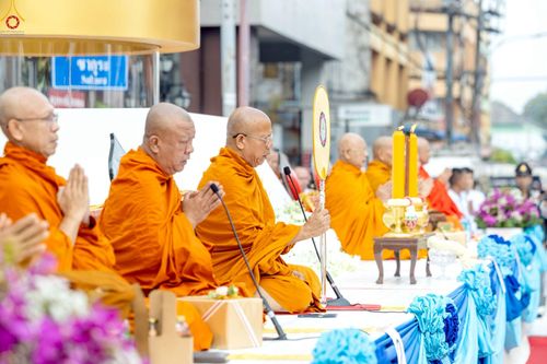 ภาพ No.237059:วันอาทิตย์ที่ 10 สิงหาคม พ.ศ. 2568 มหาสังฆทานครั้งยิ่งใหญ่ ตักบาตรพระ 10,000 รูป ถ.นิพัทธ์อุทิศ 3 ใจกลางนครหาดใหญ่ จ.สงขลา (ชุดที่ 2)