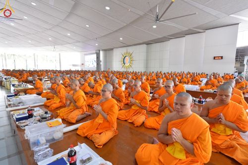 ภาพ No.162131:พิธีถวายภัตตาหารเมนูสวรรค์ เนื่องในวันออกพรรษา (ขึ้น 15 ค่ำ เดือน 11) วันพฤหัสบดีที่ 17 ตุลาคม พ.ศ. 2567 ณ หอฉันคุณยายอาจารย์ฯ วัดพระธรรมกาย