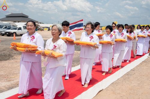 ภาพ No.144402:3 Bigboon 1.พิธีทอดผ้าป่าสถาปนาสังฆรัตนะปทุมเจดีย์ 2.พิธีประดิษฐานดอกบัวอนันต์นิรันดร์กาล 3.พิธีถวายมหาสังฆทานแด่คณะสงฆ์ทุกวัดในจังหวัดปัตตานี ณ ศูนย์อบรมเยาวชนจังหวัดปัตตานี วันอาทิตย์ที่ 14 กรกฎาคม พ.ศ. 2567