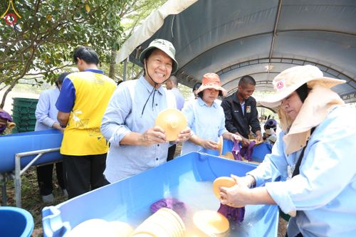 ภาพ No.127450:V.31 ทุ่มเทเพื่อบางกล่ำ การเตรียมงานของเจ้าหน้าที่หน่วยงานต่างๆ  เพื่องานธรรมยาตราอัญเชิญพระบรมสารีริกธาตุ ประดิษฐาน ณ มหารัตนเจดีย์สิริปทุมสวรรค์ (เจดีย์อริยพุทธะ 5 พระองค์) ณ ศูนย์ปฏิบัติธรรมภาคใต้ อ.บางกล่ำ จ.สงขลา ระหว่างวันที่ 9-10 มีนาคม พ.ศ. 2567