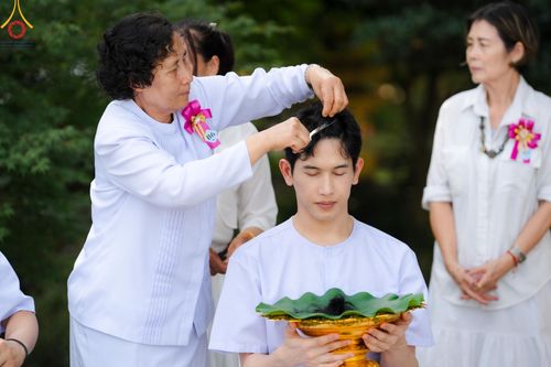 ภาพ No.147426:พิธีตัดปอยผม ขอขมา มอบบาตร ผ้าไตร โครงการปฐมอุปสมบท สมโภชอุโบสถ บูชาธรรม 80 ปี หลวงพ่อธัมมชโย ณ วัดพระธรรมกายโทชิหงิ ประเทศญี่ปุ่น วันพฤหัสบดีที่ 8 สิงหาคม พ.ศ. 2567