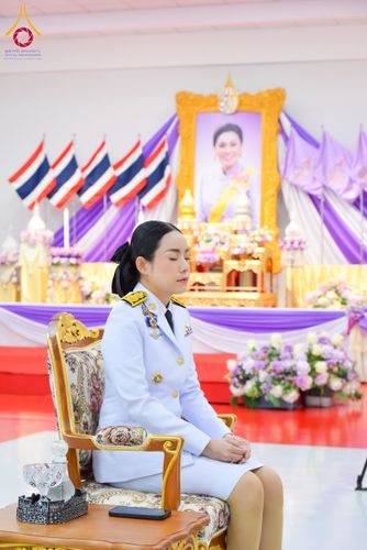 ภาพ No.227082:วันอังคารที่ 3 มิถุนายน พ.ศ. 2568 นายอำเภอคลองหลวง นำพสกนิกรรวมใจภักดิ์ สมเด็จพระนางเจ้าฯ พระบรมราชินี เนื่องในโอกาสวันเฉลิมพระชนมพรรษา ณ อาคารปลูกศรัทธา 2 วัดพระธรรมกาย อ.คลองหลวง จ.ปทุมธานี