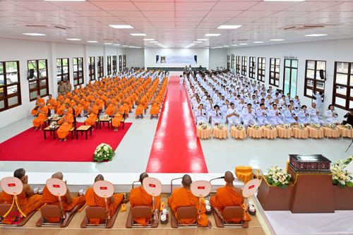 ภาพ No.262479:วันที่ 30 ตุลาคม พ.ศ. 2568 พสกนิกรอำเภอคลองหลวง จัดพิธีบำเพ็ญกุศลสัตตมวาร ถวายพระราชกุศลแด่สมเด็จพระพันปีหลวง ณ วัดพระธรรมกาย