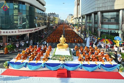 ภาพ No.147865:มหาสังฆทานครั้งยิ่งใหญ่ ตักบาตรพระ 10,000 รูป คณะสงฆ์ 4 ประเทศ 14 จังหวัดภาคใต้ วันอาทิตย์ที่ 11 สิงหาคม พ.ศ. 2567 ณ นิพัทธ์อุทิศ 3 ใจกลางนครหาดใหญ่ จ.สงขลา