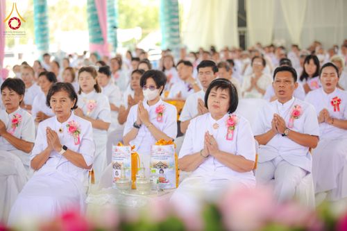 ภาพ No.175117:พิธีทอดกฐินสถาปนา แผ่นสิริฉะทะนะรัสมี(หลังคา) อาคาร 80 ปี หลวงพ่อธัมมชโย ณ ศูนย์ปฏิบัติธรรมวิหารแดง จ.สระบุรี วันเสาร์ที่ 9 พฤศจิกายน พ.ศ. 2567