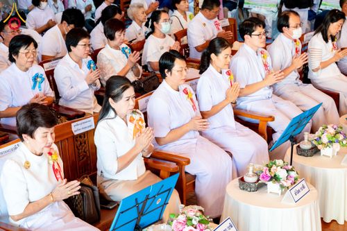 ภาพ No.197354:พิธีเจริญพระพุทธมนต์ ปฏิบัติธรรม มอบทุนการศึกษา ถวายสังฆทาน 108 วัด เพื่อถวายเป็นพุทธบูชา และขับเคลื่อนโครงการหมู่บ้านรักษาศีล 5 โดยคณะสงฆ์จังหวัดนนทบุรี คณะศิษยานุศิษย์วัดพระธรรมกาย โครงการธรรมยาตรา ปีที่ 13 ณ วัดตะเคียน อ.บางกรวย จ.นนทบุรี