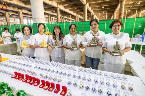 ภาพ No.123577:พิธีถวายสลากภัต แด่พระภิกษุสงฆ์ เพื่อโครงการธรรมยาตรา กตัญญูบูชา มหาปูชนียาจารย์ พระมงคลเทพมุนี (สด จนฺทสโร) พระผู้ปราบมาร อนุสรณ์สถาน 7 แห่ง ปีที่ 12 ระหว่างวันที่ 2 - 31 มกราคม พ.ศ.2567