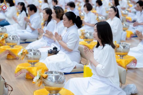 ภาพ No.206890:พิธีถวายโคมมาฆประทีป น้อมถวายเป็นพุทธบูชา แด่คณะพระภิกษุ สามเณร วัดพระธรรมกาย วันอาทิตย์ที่ 9 กุมภาพันธ์ พ.ศ. 2568 ณ ห้องแก้วสารพัดนึก 2 สภาธรรมกายสากล วัดพระธรรมกาย จังหวัดปทุมธานี