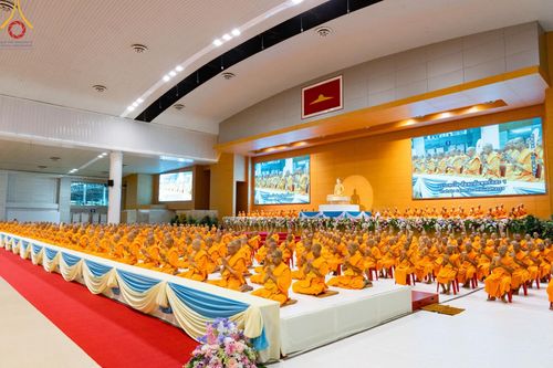 ภาพ No.59227:พิธีเจริญพระพุทธมนต์ ถวายภัตตาหารเป็นสังฆทาน เนื่องในวาระอายุวัฒนมงคล 80 ปี หลวงพ่อธัมมชโย ณ สภาธรรมกายสากล วัดพระธรรมกาย วันพุธที่ 24 เมษายน พ.ศ.2567