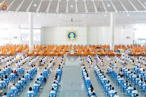 ภาพ No.184788:พิธีถวายภัตตาหารเมนูสวรรค์ "เพื่อการบรรลุธรรม" เนื่องในวาระอายุวัฒนมงคล 84 ปี หลวงพ่อทัตตชีโว วันเสาร์ที่ 21 ธันวาคม พ.ศ. 2567 ณ หอฉันคุณยายอาจารย์ฯ วัดพระธรรมกาย