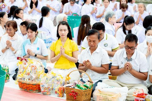 ภาพ No.241885:วันอาทิตย์ที่ 31 สิงหาคม พ.ศ. 2568 พิธีทำบุญแด่คณะสงฆ์ 122 รูป ฉลอง 121 ปี อำเภอคลองหลวง จ.ปทุมธานี เพื่อนำส่งช่วยเหลือคณะสงฆ์ 323 วัด 4 จังหวัดชายแดนภาคใต้ และช่วยเหลือประชาชนจากเหตุปะทะ แนวชายแดนไทย-กัมพูชา ณ บริเวณหน้าที่ว่าการอำเภอคลองหลวง 