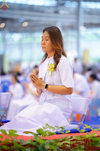 ภาพ No.149903:พิธีตักบาตร , พิธีปฎิบัติธรรม , พิธีถวายภัตตาหารเมนูสวรรค์ ในพรรษาแห่งการเข้าถึงธรรม วันธรรมชัย วันอังคารที่ 27 สิงหาคม พ.ศ.2567 ณ สภาธรรมกายสากล วัดพระธรรมกาย