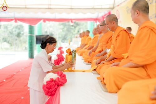 ภาพ No.123990:พิธีทอดผ้าป่า ปิดแผ่นทองค้ำฟ้า ครบรอบ 1 ปี สถาปนาอาคาร 80 ปี หลวงพ่อธัมมชโย ณ ศูนย์ปฏิบัติธรรมวิหารแดง ตำบลเจริญธรรม อำเภอวิหารแดง จ.สระบุรี วันที่ 18 กุมภาพันธ์ พ.ศ. 2567