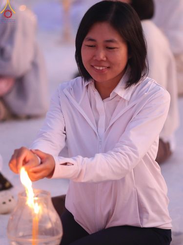 ภาพ No.194826:พิธีจุดประทีปถวายเป็นพุทธบูชา และบูชาธรรมมหาปูชนียาจารย์ ณ วัดสองพี่น้อง ต.ต้นตาล อ.สองพี่น้อง จ.สุพรรณบุรี ในโครงการธรรมยาตรา กตัญญูบูชา มหาปูชนียาจารย์ พระมงคลเทพมุนี(สด จนฺทสโร) พระผู้ปราบมาร อนุสรณ์สถาน 7 แห่ง ปีที่ 13 วันที่ 14 มกราคม พ.ศ. 2568