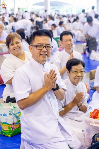 ภาพ No.243477:วันที่ 7 กันยายน พ.ศ. 2568 พิธีตักบาตร ข้าวสารอาหารแห้ง ในวันครูผู้ค้นพบวิชชาธรรมกาย ณ บ้านแก้วเรือนทองคุณยายฯ สภาธรรมกายสากล วัดพระธรรมกาย