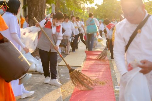 ภาพ No.205451:V.53 สารพัดV สารพัดดี ที่วัดโบสถ์บน ในโครงการธรรมยาตรา กตัญญูบูชา มหาปูชนียาจารย์ พระมงคลเทพมุนี(สด จนฺทสโร) พระผู้ปราบมาร อนุสรณ์สถาน 7 แห่ง ปีที่ 13 ระหว่างวันที่ 2-31 มกราคม พ.ศ. 2568