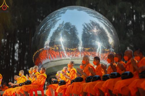 ภาพ No.107375:พิธีตักบาตรพระธรรมยาตราฯ ในโครงการธรรมยาตรากตัญญูบูชา มหาปูชนียาจารย์ พระมงคลเทพมุนี(สด จนฺทสโร) พระผู้ปราบมาร ปีที่ 12 ณ อนุสรณ์สถานมหาวิหารพระมงคลเทพมุนี อ.สองพี่น้อง จ.สุพรรณบุรี วันที่ 7 มกราคม พ.ศ. 2567