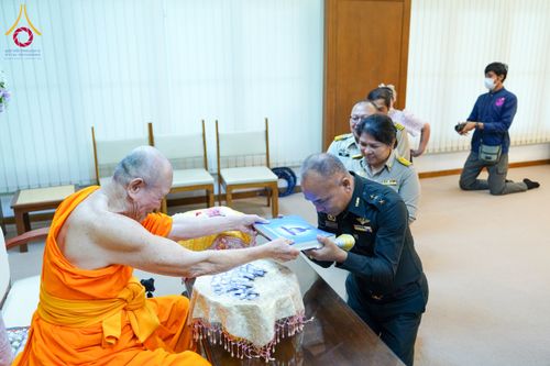 ภาพ No.201926:ผู้ว่าปทุมฯ มอบแนวทางการขับเคลื่อนพัฒนาจังหวัดฯ แก่หัวหน้าส่วนราชการ ผู้บริหารท้องถิ่น กำนัน ผู้ใหญ่บ้าน อ.คลองหลวง วันอังคารที่ 21 มกราคม พ.ศ. 2568