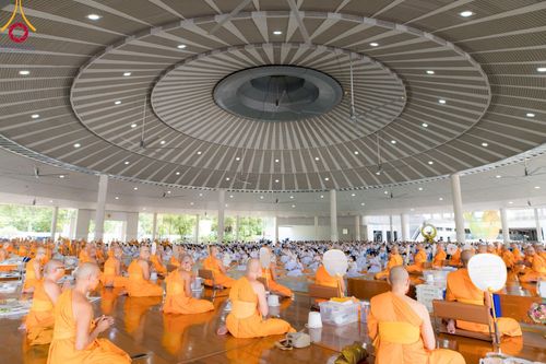 ภาพ No.100148:พิธีบุพเปตพลี  ครั้งที่ 143 วันที่ 27 พฤศจิกายน พ.ศ. 2566 วันพระ ขึ้น 15 ค่ำ เดือน 12 ณ หอฉันคุณยายอาจารย์ฯ วัดพระธรรมกาย