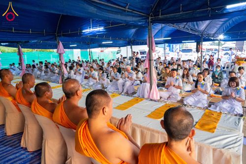 ภาพ No.192538:พิธีถวายภัตตาหารเป็นสังฆทาน แด่พระธรรมยาตรา ณ อนุสรณ์สถานคลองบางนางแท่น อ.สามพราน จ.นครปฐม ในโครงการธรรมยาตรา กตัญญูบูชา มหาปูชนียาจารย์ พระมงคลเทพมุนี(สด จนฺทสโร) พระผู้ปราบมาร อนุสรณ์สถาน 7 แห่ง ปีที่ 13 วันที่ 10 มกราคม พ.ศ. 2568