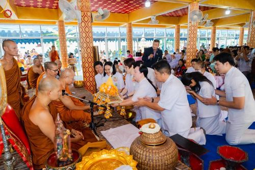 ภาพ No.166753:พิธีทอดกฐิน ณ วัดเขาดินมังกรทอง อ.บ่อทอง จ.ชลบุรี  ในโครงการกฐินสามัคคีทั่วไทย 30,000 วัด บูชาธรรม 80 ปี หลวงพ่อธัมมชโย โดยคณะศิษยานุศิษย์วัดพระธรรมกาย วันที่ 23 ตุลาคม พ.ศ. 2567