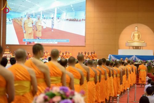 ภาพ No.232151:วันอาทิตย์ที่ 6 กรกฏาคม พ.ศ. 2568 พิธีมอบโล่เกียรติคุณ สวดธัมมจักกัปปวัตตนสูตร และรางวัลโครงการผู้นำแสงสว่างออนไลน์ ณ ห้องแก้วสารพัดนึก1 สภาธรรมกายสากล วัดพระธรรมกาย