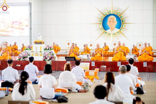 ภาพ No.213269:วันศุกร์ที่ 28 มีนาคม พ.ศ. 2568 (วันพระ แรม 15 ค่ำ เดือน 4) พิธีบุพเปตพลี ครั้งที่ 161 ร่วมอุทิศบุญแด่หมู่ญาติที่ล่วงลับไปแล้ว และสืบทอดอายุพระพุทธศาสนา ณ หอฉันคุณยายอาจารย์ฯ วัดพระธรรมกาย