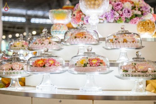 ภาพ No.80825:พิธีตักบาตร , พิธีบูชาข้าวพระในวันอาทิตย์ต้นเดือน วันที่ 7 พฤษภาคม พ.ศ. 2566 ณ วัดพระธรรมกาย