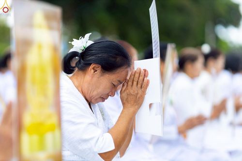 ภาพ No.239174:วันอาทิตย์ที่ 17 สิงหาคม พ.ศ. 2568 พิธีอัญเชิญรูปเหมือนพระมงคลเทพมุนี (สด จันทสโร) ณ ศาลากลางจังหวัดเลย ถึงลานพญานาค สวนสาธารณะกุดป่อง อ.เมือง จ.เลย