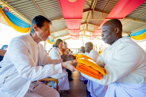 ภาพ No.231647:โครงการบรรพชาอุปสมบทหมู่ครั้งที่ 2 ณ วัดพระธรรมกายโจฮันเนสเบิร์ก ประเทศแอฟริกาใต้ วันอาทิตย์ 29 มิถุนายน พ.ศ. 2568