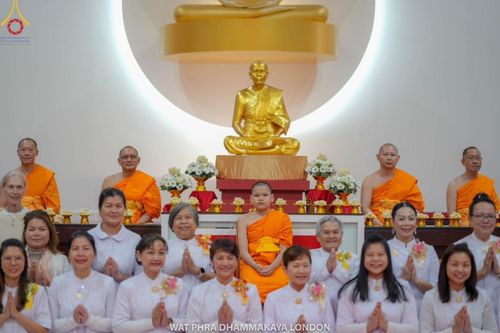 ภาพ No.161390:วัดพระธรรมกายลอนดอน สหราชอาณาจักร จัดงานบุญ น้อมถวายเป็นพุทธบูชา และบูชาธรรมเนื่องในวาระ 140 ปี วันคล้ายวันเกิดด้วยรูปกายเนื้อของ พระมงคลเทพมุนี (สด จนฺทสโร) พระผู้ปราบมาร ในวันที่ 10 ตุลาคม พ.ศ. 2567