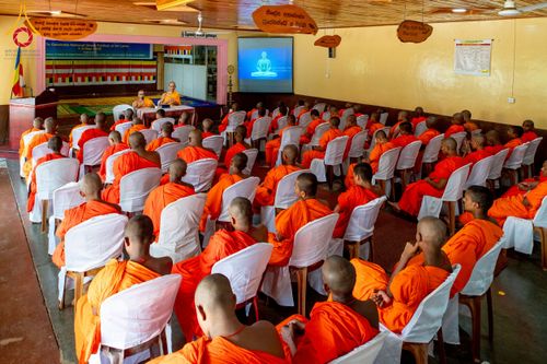 ภาพ No.225576:วันที่ 1 พฤษภาคม พ.ศ. 2568 พิธีเปิดโครงการ สยาม-ลังกา ธรรมยาตรา ฉลองเทศกาลวิสาขบูชาแห่งชาติ ศรีลังกา  และ บูชาธรรม 81 ปี หลวงพ่อธัมมชโย