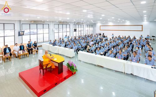 ภาพ No.259698:วันที่ 24 ตุลาคม พ.ศ. 2568 รพ.สต.คลองหนึ่ง อ.คลองหลวง สังกัด อบจ.ปทุมธานี จัดประชุมและมอบครุภัณฑ์ทางการแพทย์ เสริมพลัง อสม. ขับเคลื่อนสุขภาพชุมชนอย่างยั่งยืน ณ วัดพระธรรมกาย