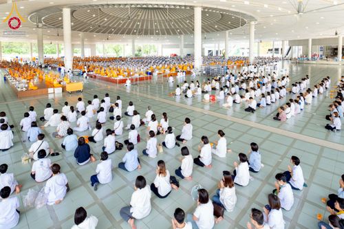 ภาพ No.245115:วันพุธที่ 10 กันยายน พ.ศ. 2568 พิธีถวายภัตตาหารเมนูสวรรค์ เนื่องในวันครบ 25 ปี วันละสังขารคุณยายอาจารย์มหารัตนอุบาสิกาจันทร์ ขนนกยูง ณ หอฉันคุณยายอาจารย์ฯ วัดพระธรรมกาย