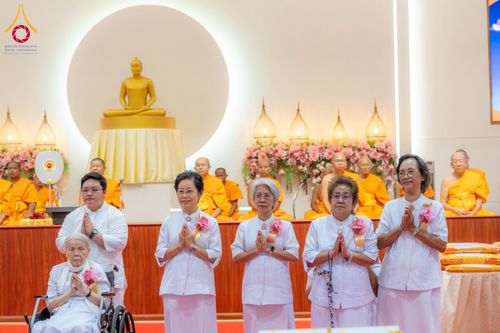 ภาพ No.174282:พิธีทอดกฐินกตัญญูบูชาธรรม ณ พระมหาเจดียทัตตชีโว ศูนย์อบรมเยาวชนกาญจนบุรี ในโครงการกฐินสามัคคีทั่วไทย 30,000 วัด บูชาธรรม 80 ปี หลวงพ่อธัมมชโย โดยคณะศิษยานุศิษย์วัดพระธรรมกาย วันที่ 9 พฤศจิกายน พ.ศ. 2567