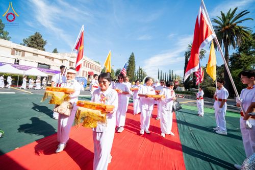 ภาพ No.179841:พิธีทอดกฐินบรมจักรพรรดิ สร้างอุโบสถ 80 ปี บูชาธรรมหลวงพ่อธัมมชโย ณ วัดพระธรรมกายแคลิฟอร์เนีย ประเทศสหรัฐอเมริกา วันอาทิตย์ที่ 10 พฤศจิกายน พ.ศ. 2567
