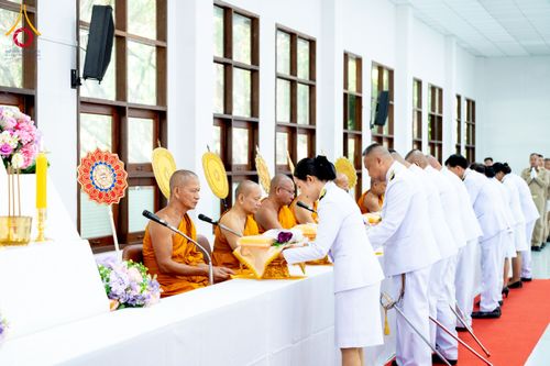 ภาพ No.237638:พิธีเจริญพระพุทธมนต์ ปฏิบัติธรรมเจริญสมาธิภาวนา และทำบุญตักบาตร ถวายพระราชกุศล เนื่องในโอกาสวันเฉลิมพระชนมพรรษา สมเด็จพระนางเจ้าสิริกิติ์ พระบรมราชินีนาถ พระบรมราชชนนีพันปีหลวง วันอังคารที่ 12 สิงหาคม พ.ศ. 2568  ณ อาคารปลูกศรัทธา 2 วัดพระธรรมกาย 