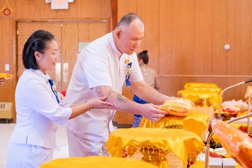 ภาพ No.91250:พิธีสมโภชพระประธาน "พระธรรมกาย" , พิธีเปิดไฟมงคลและเปิดไฟส่องสว่างรัศมีดวงธรรมพระประธาน "พระธรรมกาย" , พิธีทอดผ้าป่าภาคพื้น 19 วัดศูนย์สาขาภาคพื้นอเมริกา  และพิธีมุทิตาสักการะพระมหาเถระ พระเถระ ประจำปี 2566 วันอาทิตย์ที่ 15 ตุลาคม พ.ศ. 2566