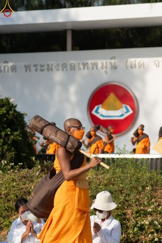ภาพ No.110389:พิธีต้อนรับพระธรรมยาตรา ในโครงการธรรมยาตรากตัญญูบูชา มหาปูชนียาจารย์ พระมงคลเทพมุนี(สด จนฺทสโร) พระผู้ปราบมาร อนุสรณ์สถาน 7 แห่ง ปีที่ 12 วันที่ 11 มกราคม พ.ศ. 2567 ณ อนุสรณ์สถานลำดับที่ 3 สถานที่เกิดใหม่ในเพศสมณะ วัดสองพี่น้อง จ.สุพรรณบุรี