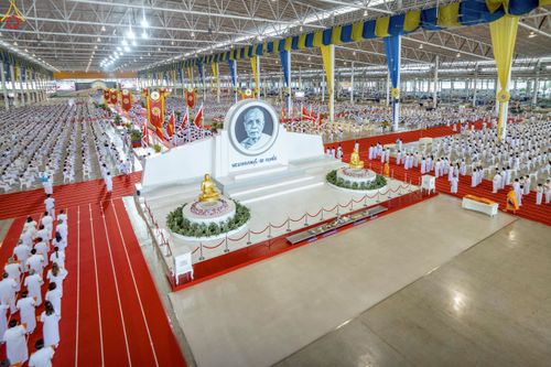 ภาพ No.240693:วันพุธที่ 27 สิงหาคม พ.ศ. 2568 พิธีทอดผ้าป่าเพื่อสร้างอาคาร  82 ปี หลวงพ่อธัมมชโย สมทบกฐินวัดพระธรรมกาย และกฐิน 30,000 วัดทั่วประเทศ ครั้งที่ 1