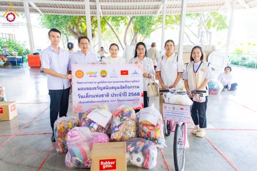 ภาพ No.193500:วัดพระธรรมกาย และ มูลนิธิธรรมกาย มอบของขวัญสนับสนุนงานวันเด็ก วันที่ 8 มกราคม พ.ศ. 2568 ณ อาคารโถงช้างฯ วัดพระธรรมกาย อ.คลองหลวง จ.ปทุมธานี