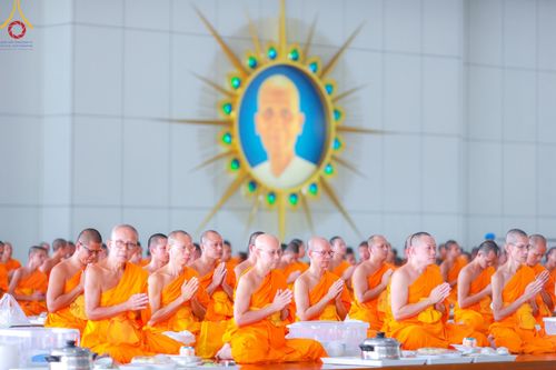 ภาพ No.157669:พิธีถวายภัตตาหารเมนูสวรรค์ ในพรรษาแห่งการเข้าถึงธรรม วันเสาร์ที่ 28 กันยายน พ.ศ. 2567 ณ หอฉันคุณยายอาจารย์ฯ วัดพระธรรมกาย