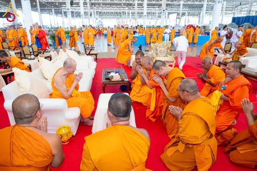 ภาพ No.185251:พิธีถวายมหาสังฆทาน 1,000 วัด ในวาระอายุวัฒนมงคล 84 ปี หลวงพ่อทัตตชีโว วันอาทิตย์ที่ 22 ธันวาคม พ.ศ. 2567 ณ สภาธรรมกายสากล วัดพระธรรมกาย