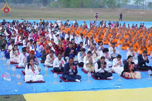 ภาพ No.132343:พิธีจุดโคมประทีปถวายเป็นพุทธบูชา ในโครงการบรรพชา 1,250 รูป ณ แดนประสูติ สวนลุมพินี ประเทศเนปาล วันที่ 17 มีนาคม พ.ศ. 2567