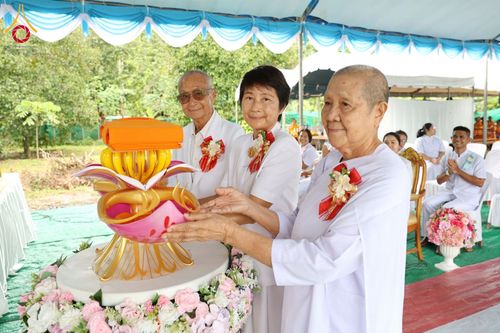 ภาพ No.181818:พิธีทอดกฐินสามัคคี เพื่อสร้างหอฉันคุณยายอาจารย์ฯ วันอาทิตย์ที่ 27 ตุลาคม พ.ศ. 2567 ณ ศูนย์ปฏิบัติธรรมนานาชาติสะเดา อ.สะเดา จ.สงขลา