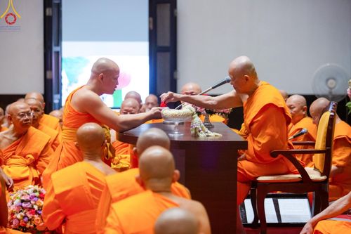 ภาพ No.162337:วันมหาปวารณาออกพรรษา วันพฤหัสบดีที่ 17 ตุลาคม พ.ศ. 2567 (ขึ้น 15 ค่ำ เดือน 11 ) ณ อุโบสถ วัดพระธรรมกาย